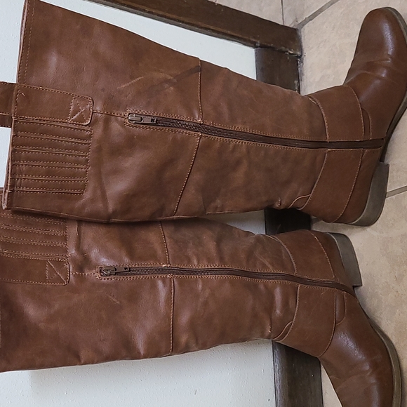 Womens leather boots size 8 1/2 - Picture 2 of 3